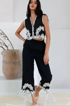 Dreaming Softly Vest Top Black