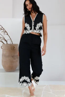 Dreaming Softly Vest Top Black