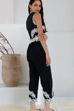 Dreaming Softly Vest Top Black