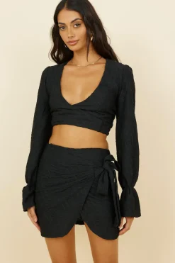 Holiday Feels Top Black