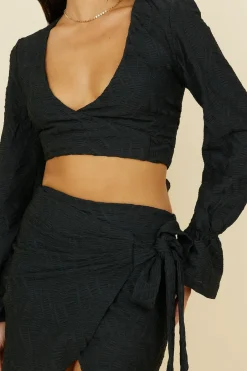 Holiday Feels Top Black