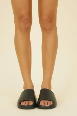 LABEL ATHLETIC Slides Black