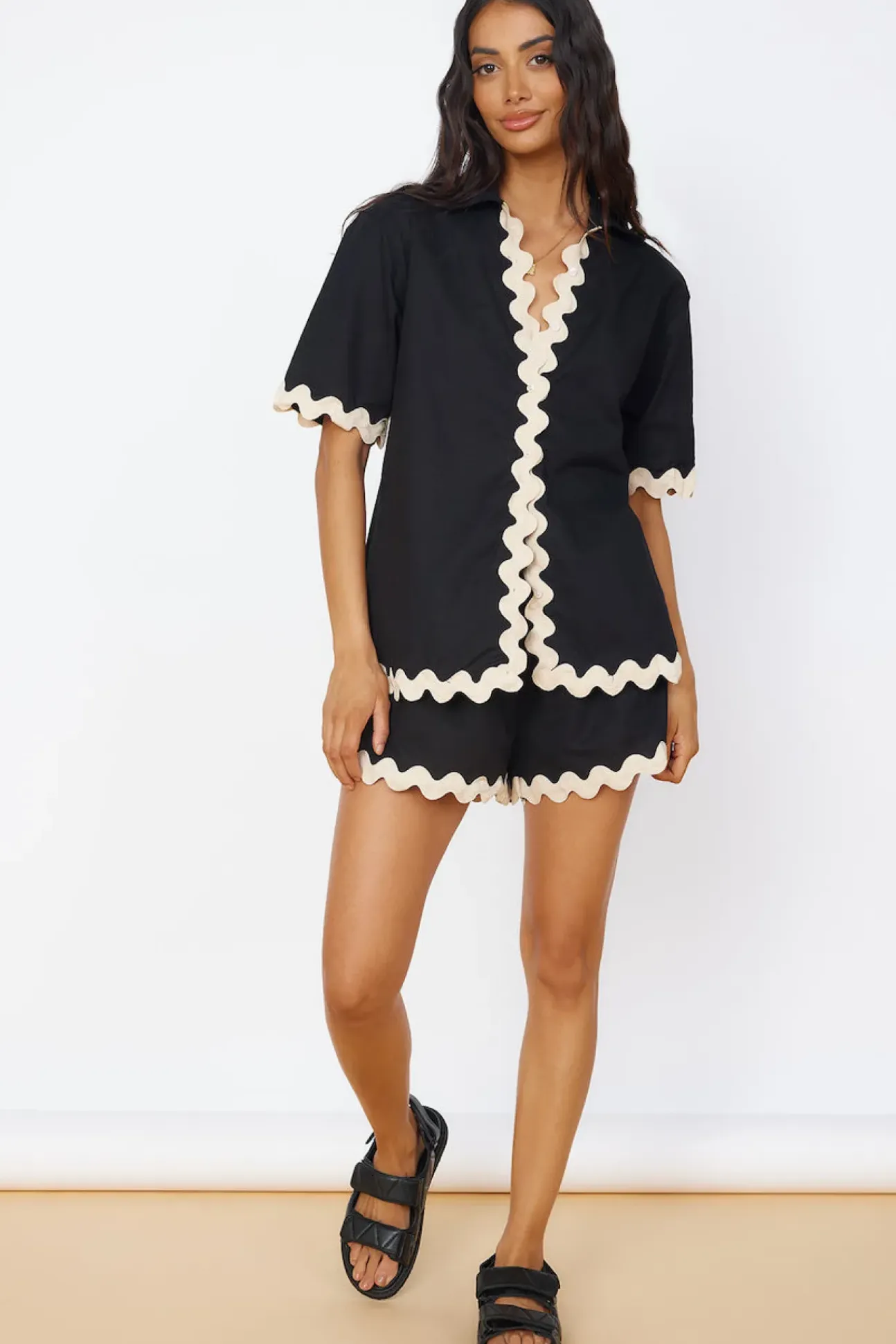 SEVEN WONDERS Harry Shirt Black