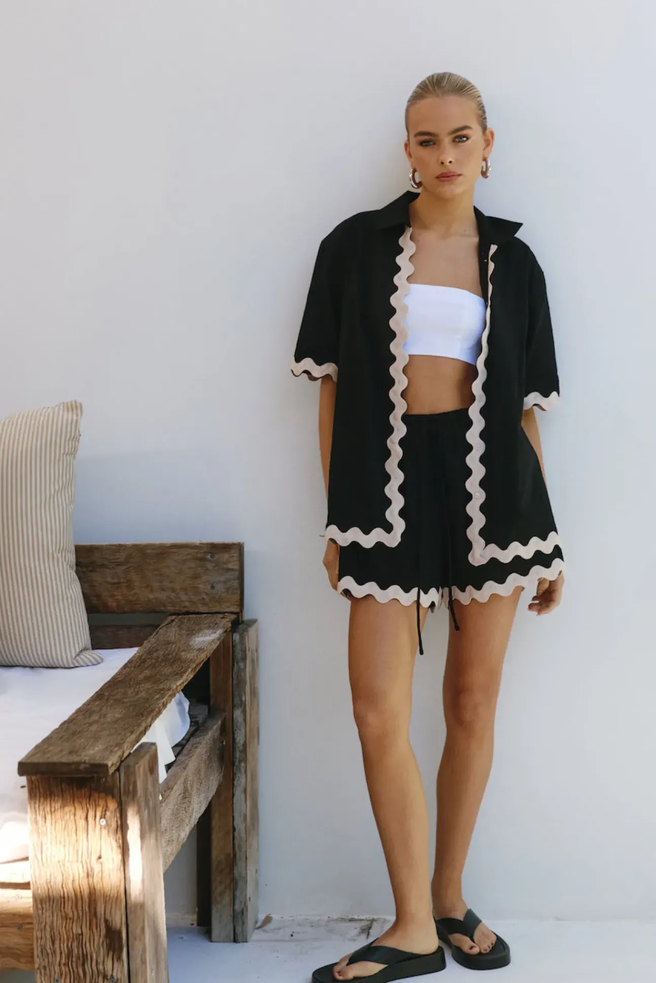 SEVEN WONDERS Harry Short Black