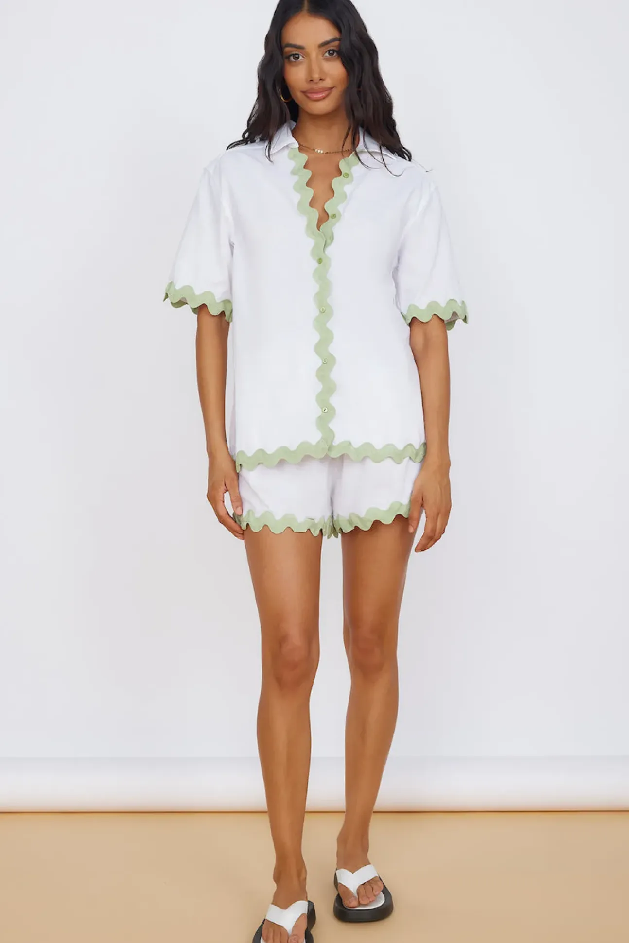 SEVEN WONDERS Harry Short White