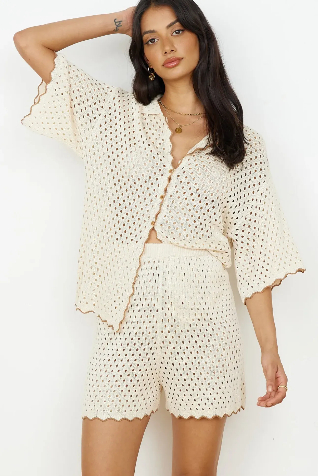 Slow Down Time Shorts Beige