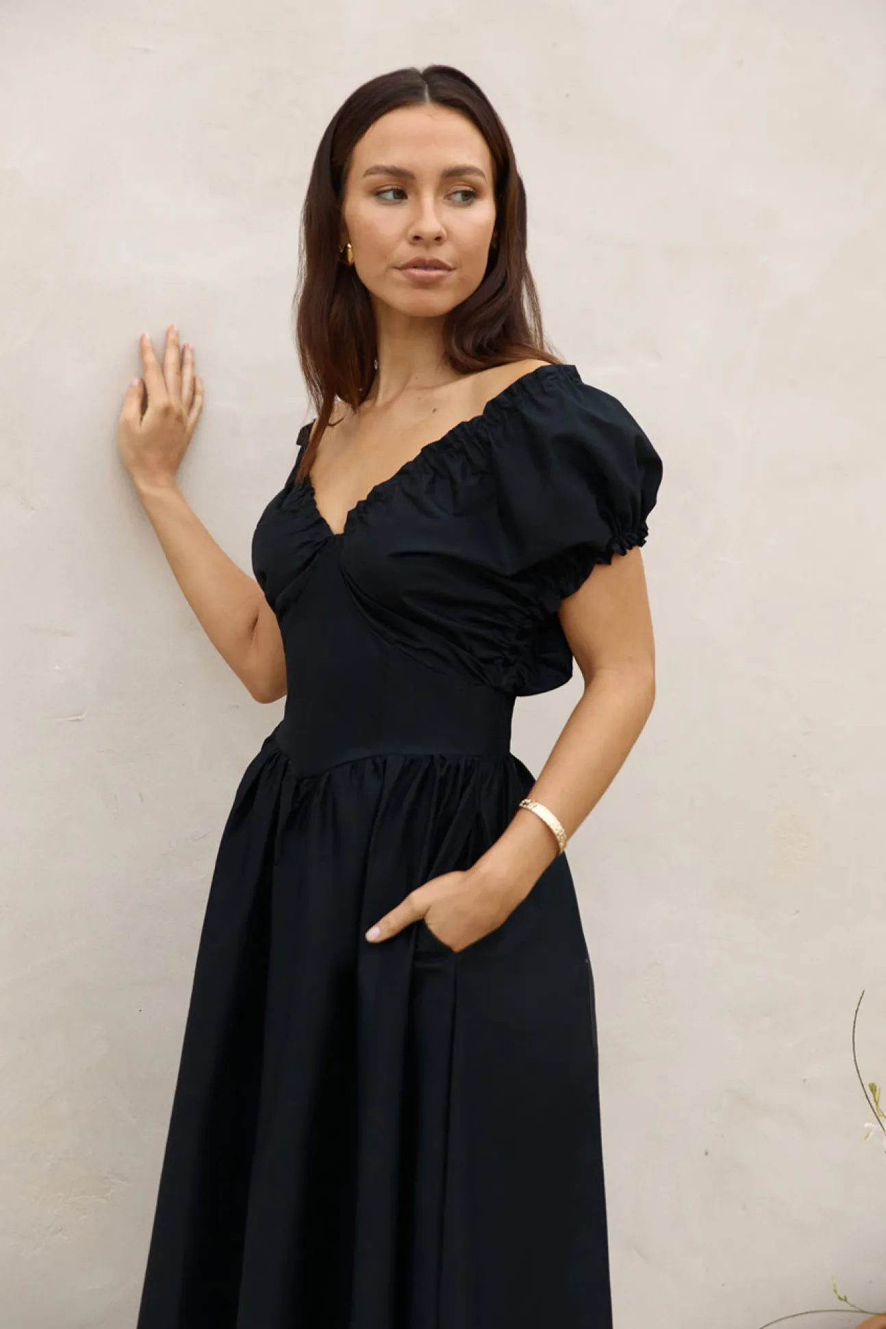 Upon A Dream Midi Dress Black