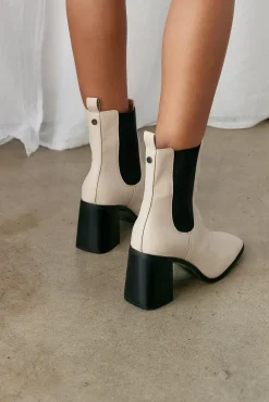 VERALI Link Chelsea Gusset Boots Bone