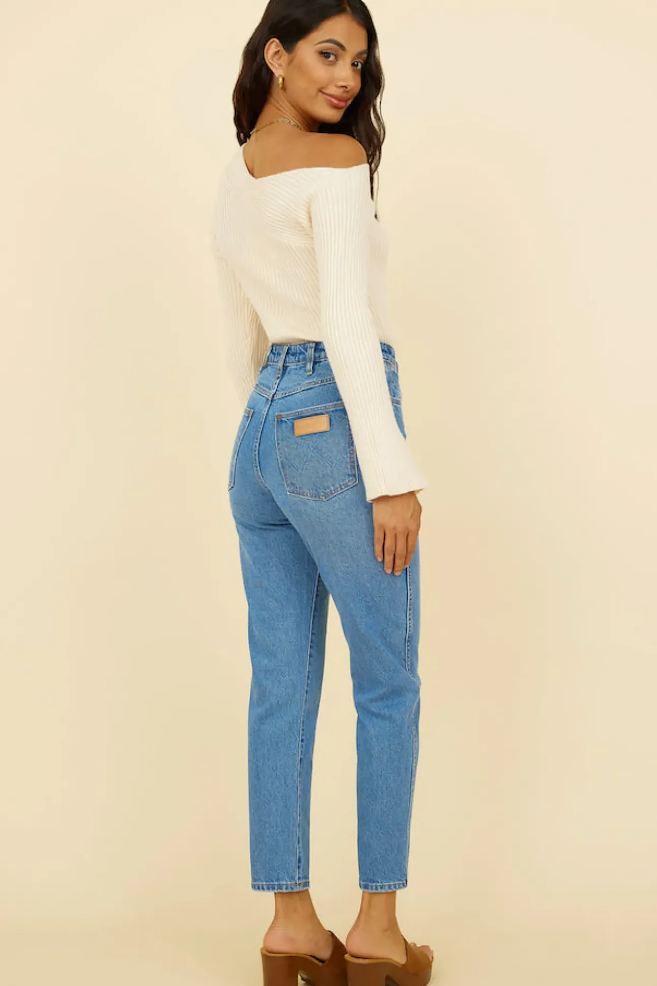 WRANGLER Drew Mom Jean Blue Revival